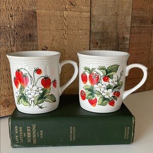 Set of Vintage Ceramic Strawberry Mugs 🍓🍓
